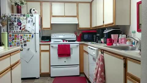 Strawberry Jane online show from 14, 1, 2025