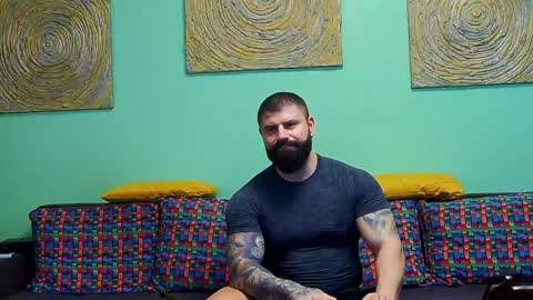 Xtream Leonard online show from 8, 1, 2025