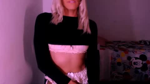 Snapshot of xxxanonymousloverxxx chatting on 25, 10, 2025 Chiara online show from 25, 10, 2025