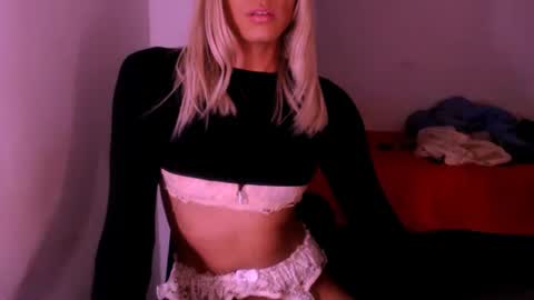 Snapshot of xxxanonymousloverxxx chatting on 11, 11, 2025 Chiara online show from 11, 11, 2025