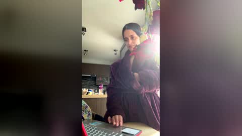 Lola online show from 7, 4, 2026
