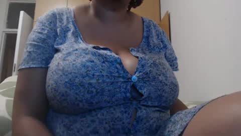 Snapshot of xxxbustybabe27x chatting on 11, 2, 2025 Ayanda online show from 11, 2, 2025