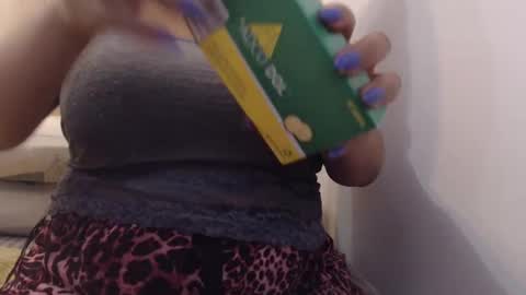 Snapshot of xxxbustybabe27x chatting on 8, 3, 2025 Ayanda online show from 8, 3, 2025