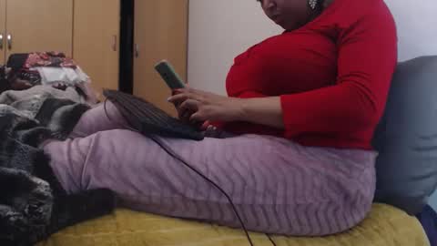 Snapshot of xxxbustybabe27x chatting on 15, 11, 2025 Ayanda online show from 15, 11, 2025