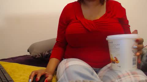 Snapshot of xxxbustybabe27x chatting on 21, 11, 2025 Ayanda online show from 21, 11, 2025