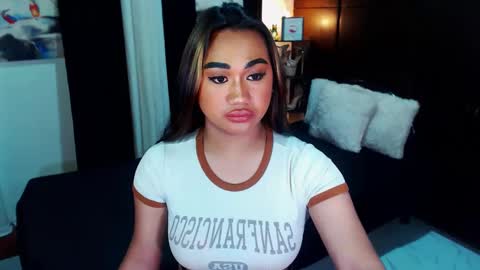 Snapshot of xxxgiganticoliviacummerxxx chatting on 6, 12, 2024 OLIVIA online show from 6, 12, 2024