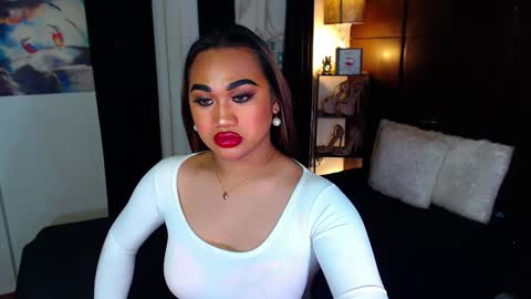 Snapshot of xxxgiganticoliviacummerxxx chatting on 16, 12, 2024 OLIVIA online show from 16, 12, 2024