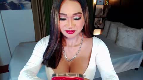 Snapshot of xxxgiganticoliviacummerxxx chatting on 10, 2, 2025 OLIVIA online show from 10, 2, 2025