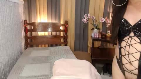 Snapshot of xxxmiss_cathyxxx chatting on 22, 12, 2025 QUEENCY online show from 22, 12, 2025