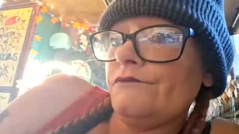 XXXQueenMandyDickenz online show from 13, 1, 2026