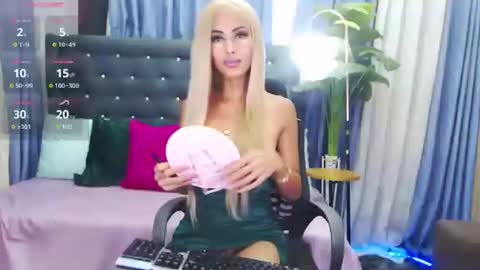 Snapshot of xxyourprincesslutxx chatting on 18, 10, 2025 Yasmin online show from 18, 10, 2025