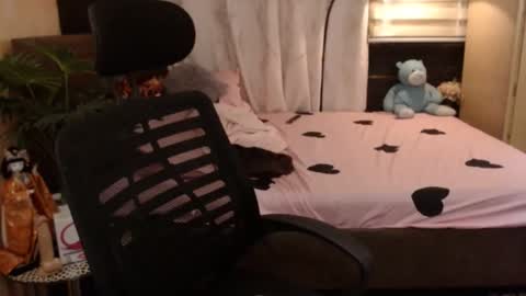 Angela online show from 5, 2, 2025