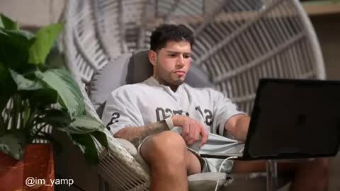 yamp sambrano online show from 28, 4, 2026