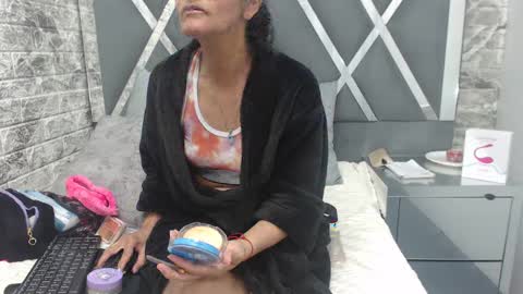 Snapshot of yanetrose chatting on 14, 10, 2025 yanetrose online show from 14, 10, 2025