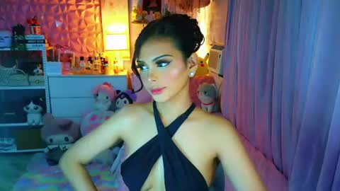 YANG AUDREY LONE online show from 27, 7, 2026