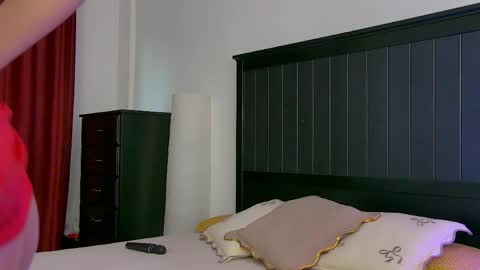 yanira_ass_ online show from 12, 4, 2026