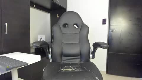 Snapshot of yanpaul83 chatting on 16, 9, 2025 yanpaul83 online show from 16, 9, 2025