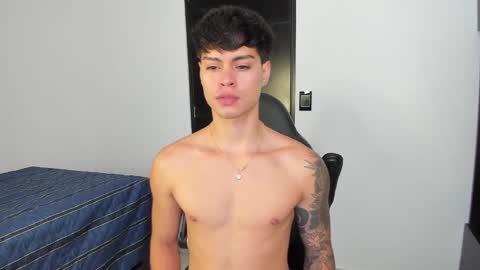 Snapshot of yanpaul83 chatting on 15, 11, 2025 yanpaul83 online show from 15, 11, 2025