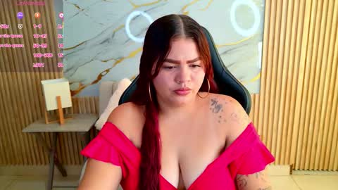 Snapshot of yara22_ chatting on 3, 12, 2025 Yara online show from 3, 12, 2025