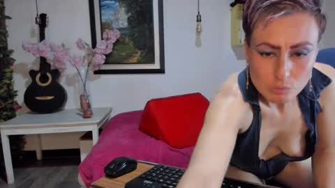 Yasemin online show from 31, 1, 2025