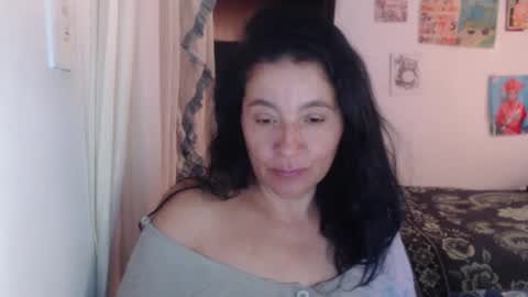yasmin_love85 online show from 26, 2, 2025