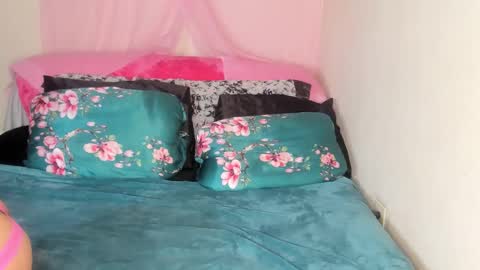 Yasmina online show from 23, 2, 2025