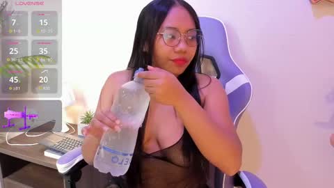 yeika_foxy online show from 25, 2, 2025