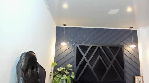 YEIKO ROMERO online show from 2, 1, 2025