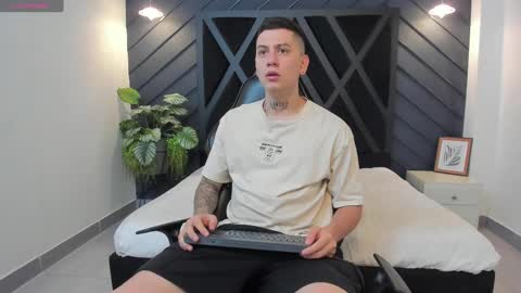 YEIKO ROMERO online show from 16, 2, 2025