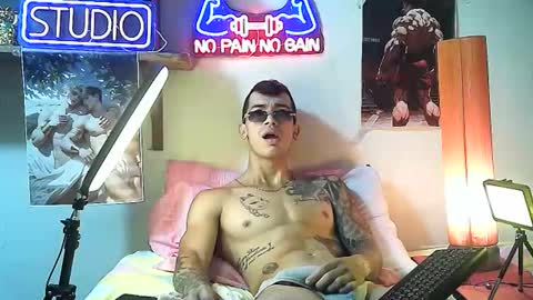 Snapshot of yeisoncastellanos1999 chatting on 1, 10, 2025 yeisoncastellanos1999 online show from 1, 10, 2025