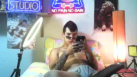 Snapshot of yeisoncastellanos1999 chatting on 23, 10, 2025 yeisoncastellanos1999 online show from 23, 10, 2025