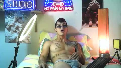 Snapshot of yeisoncastellanos1999 chatting on 23, 10, 2025 yeisoncastellanos1999 online show from 23, 10, 2025