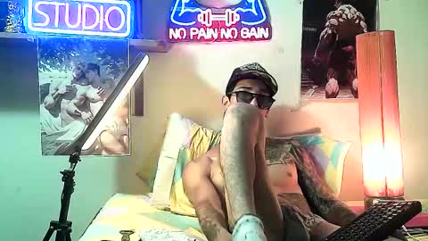 Snapshot of yeisoncastellanos1999 chatting on 12, 11, 2025 yeisoncastellanos1999 online show from 12, 11, 2025