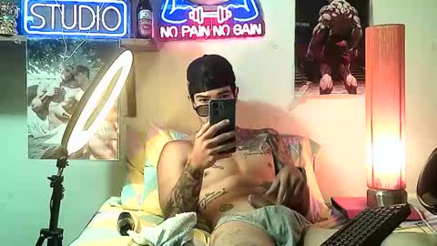 Snapshot of yeisoncastellanos1999 chatting on 18, 11, 2025 yeisoncastellanos1999 online show from 18, 11, 2025