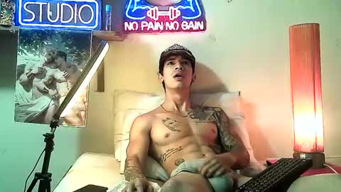 Snapshot of yeisoncastellanos1999 chatting on 26, 11, 2025 yeisoncastellanos1999 online show from 26, 11, 2025