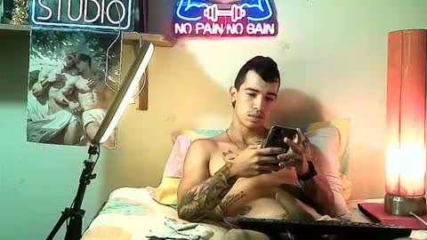 Snapshot of yeisoncastellanos1999 chatting on 17, 12, 2025 yeisoncastellanos1999 online show from 17, 12, 2025