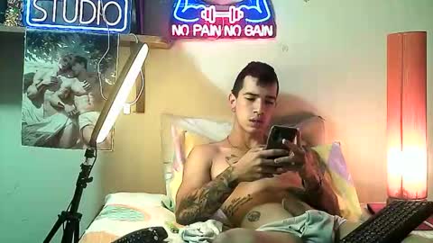 Snapshot of yeisoncastellanos1999 chatting on 21, 12, 2025 yeisoncastellanos1999 online show from 21, 12, 2025