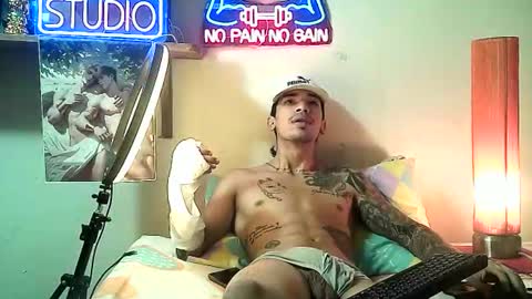 Snapshot of yeisoncastellanos1999 chatting on 9, 1, 2026 yeisoncastellanos1999 online show from 9, 1, 2026