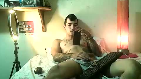 Snapshot of yeisoncastellanos1999 chatting on 23, 6, 2026 yeisoncastellanos1999 online show from 23, 6, 2026