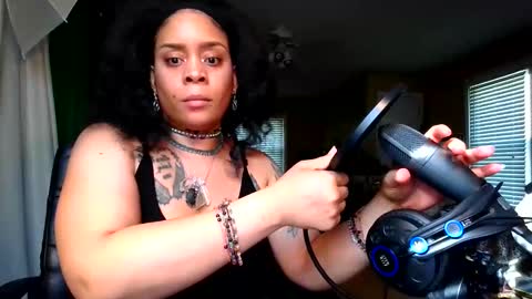 Snapshot of yellareign chatting on 6, 6, 2026 Yella Reign online show from 6, 6, 2026