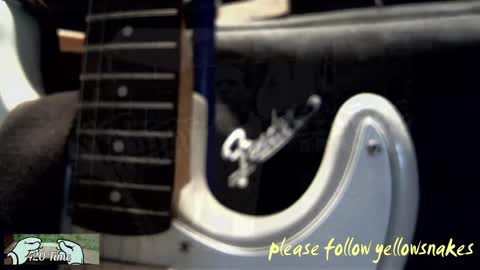 Snapshot of yellowsnakes chatting on 8, 10, 2025 . y e l l o w s n a k e s . online show from 8, 10, 2025