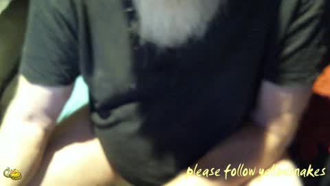 Snapshot of yellowsnakes chatting on 20, 10, 2025 . y e l l o w s n a k e s . online show from 20, 10, 2025