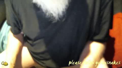 Snapshot of yellowsnakes chatting on 27, 10, 2025 . y e l l o w s n a k e s . online show from 27, 10, 2025