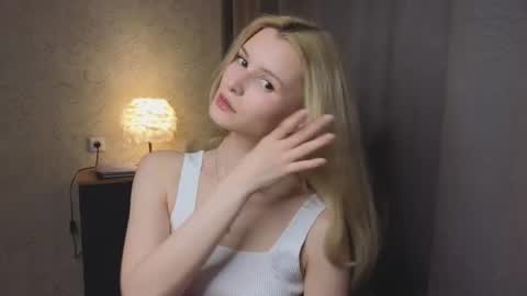 Snapshot of yennaone chatting on 23, 6, 2026 Yenna online show from 23, 6, 2026