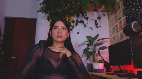 yeriawaddell  online show from 21, 11, 2025