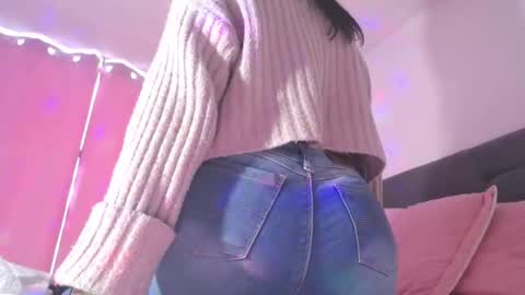 Yiny online show from 8, 2, 2025