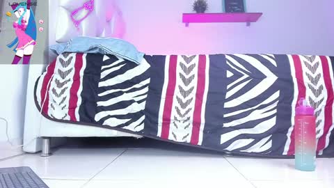 Yiovanna online show from 10, 12, 2024