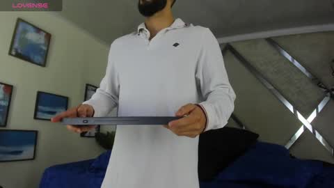 Yiyo online show from 18, 2, 2025