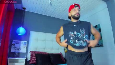 Yiyo online show from 5, 11, 2025