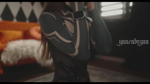 ynnenbrynn online show from 9, 2, 2026